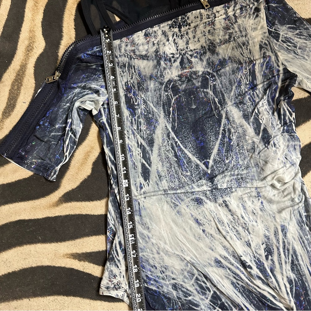 McQ ALEXANDER MCQUEEN NWOT Asymmetrical Shoulder Zipper Top🌸 - Picture 9 of 14
